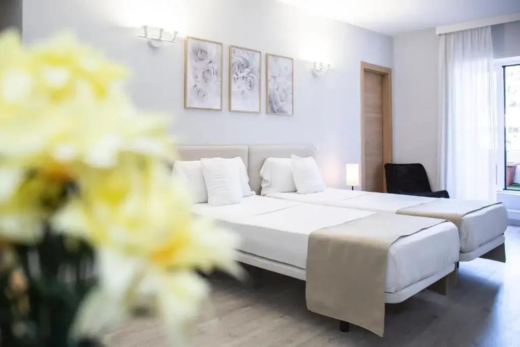 Room 4 